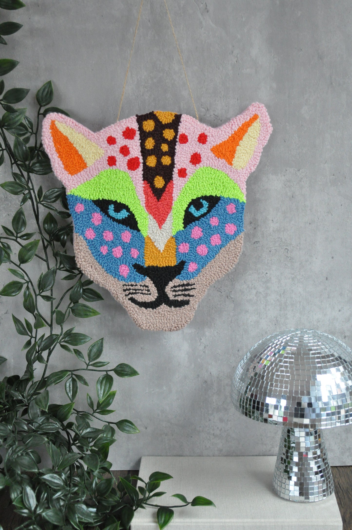 Vibrant Tiger Head Wall Decor