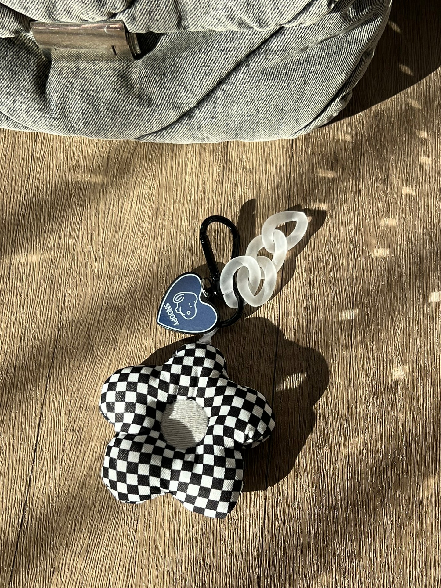 Pastel Checkered Daisy Keychain