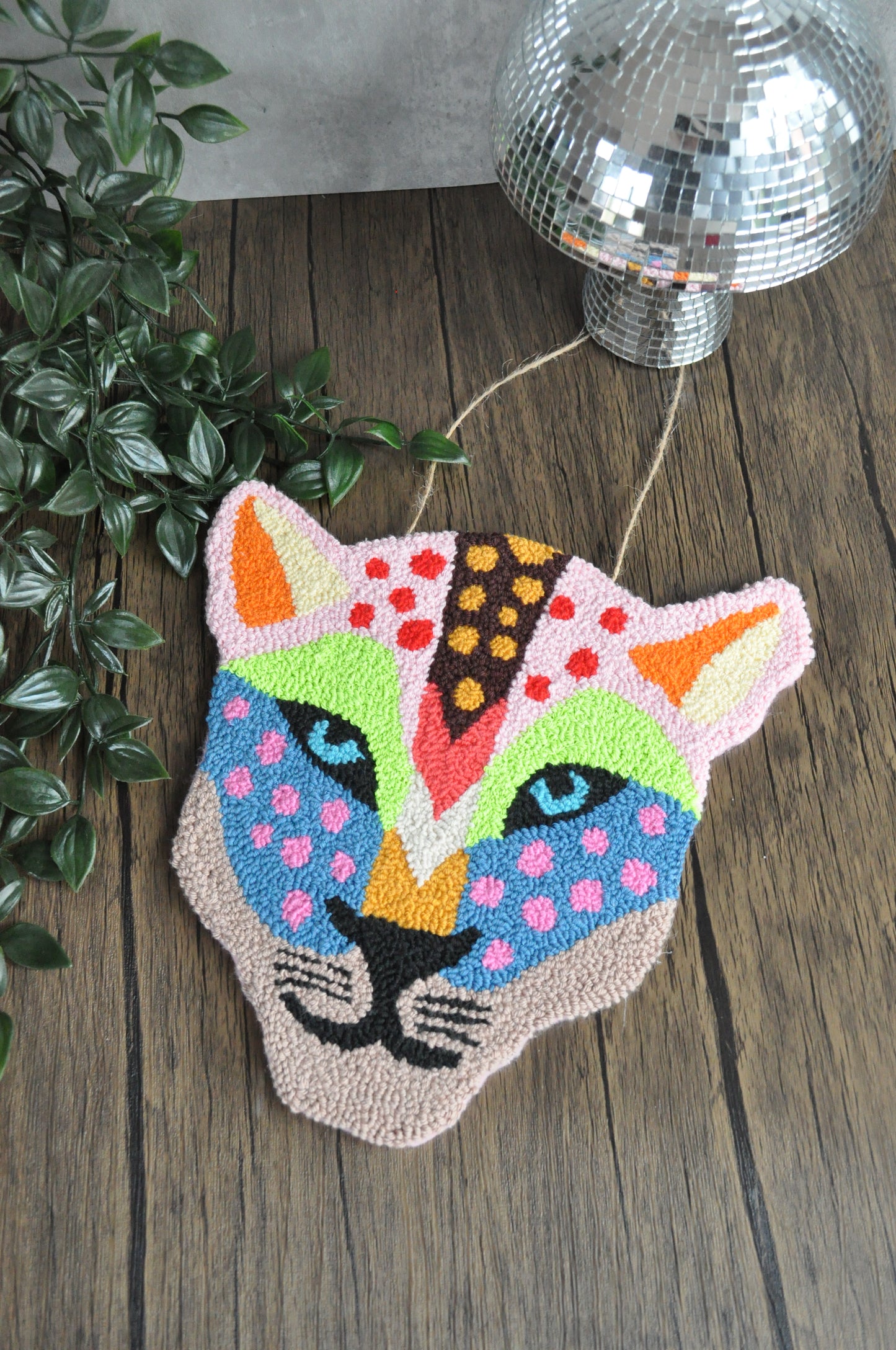 Vibrant Tiger Head Punch Needle: Unique Wall Decor