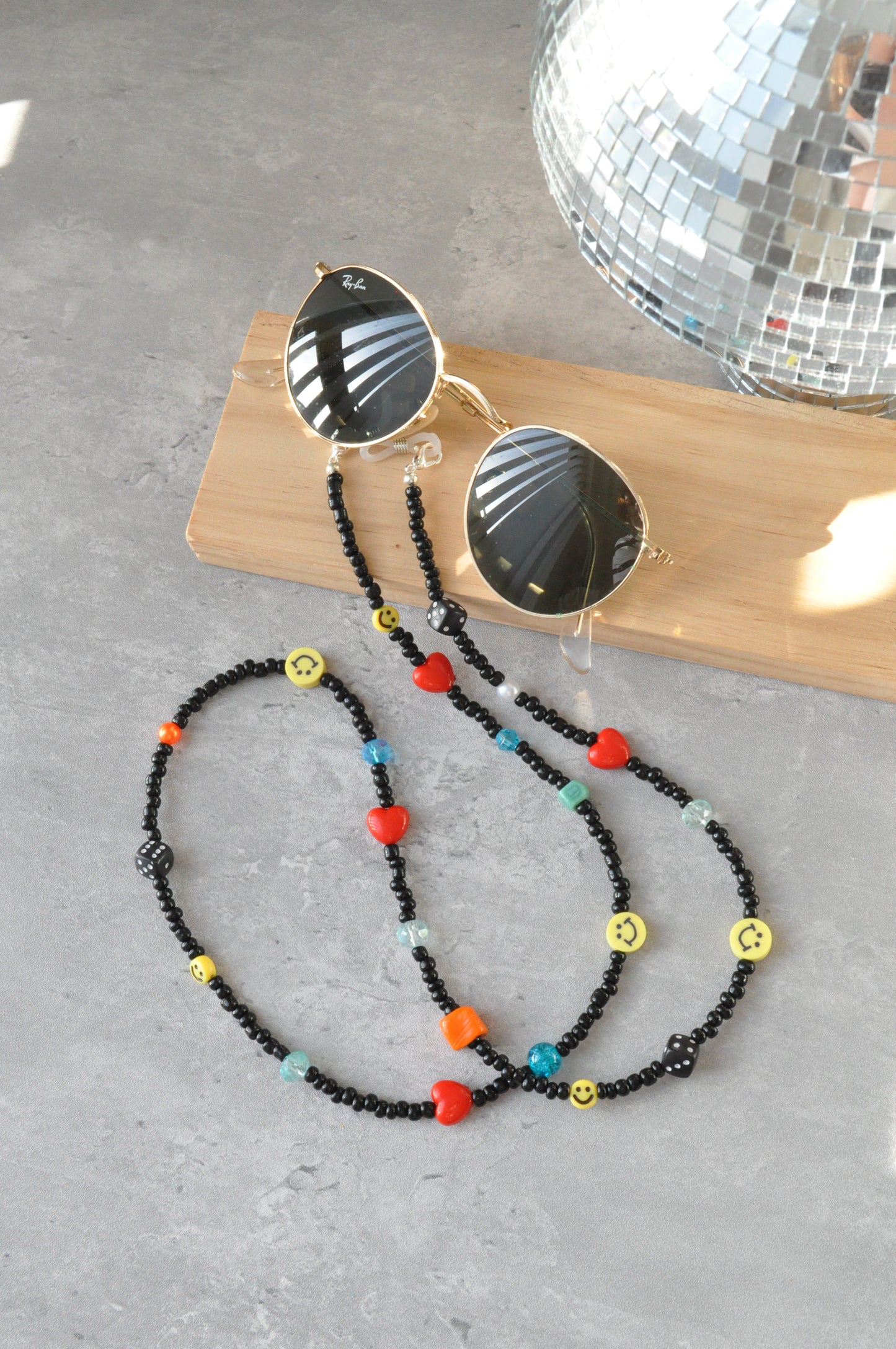 Cheerful Smiley Glasses Chain