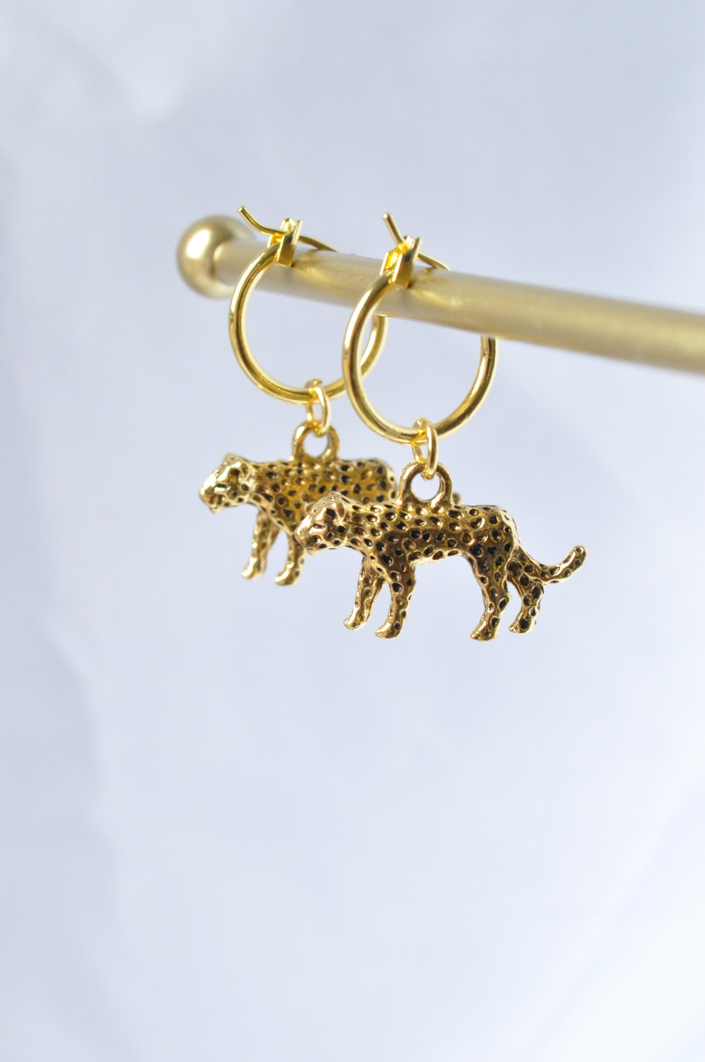 Antique Gold Retro Leopard Dangle Earrings