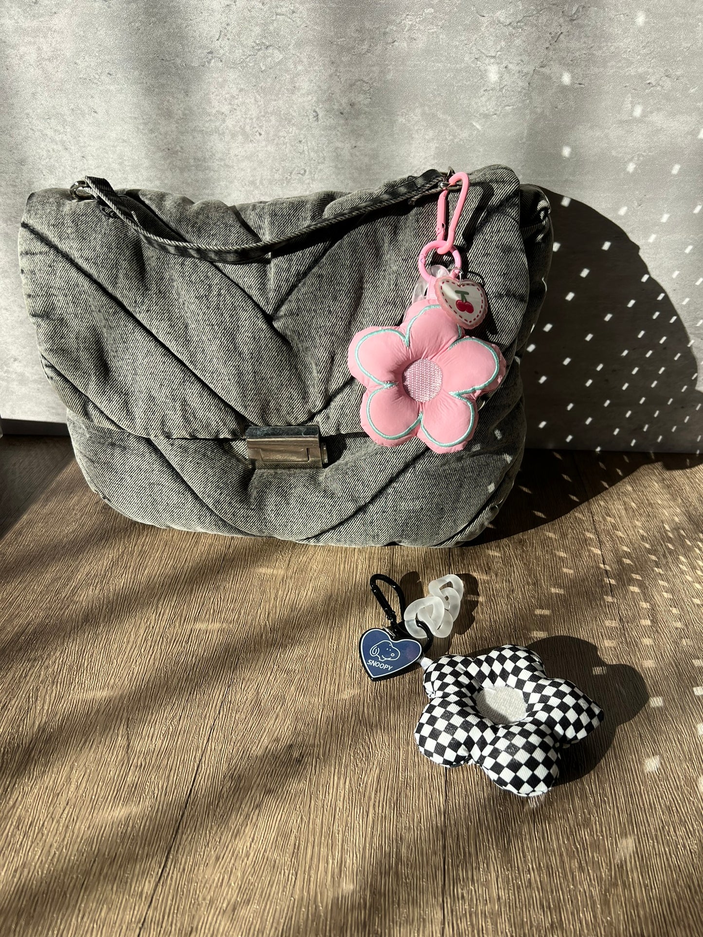 Pastel  Checkered Daisy Keychain & School Bag Tag