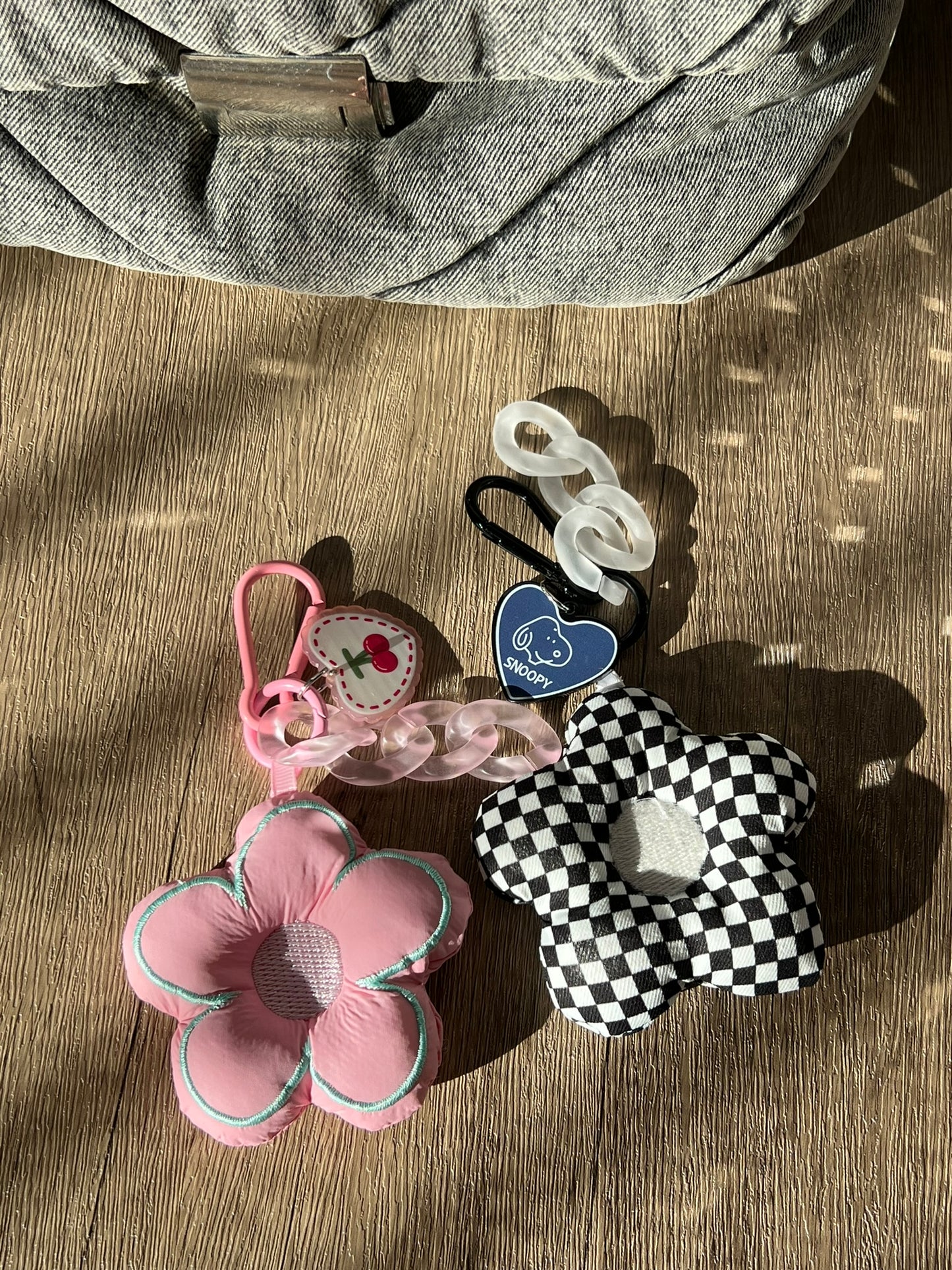 Pastel  Checkered Daisy Keychain & School Bag Tag