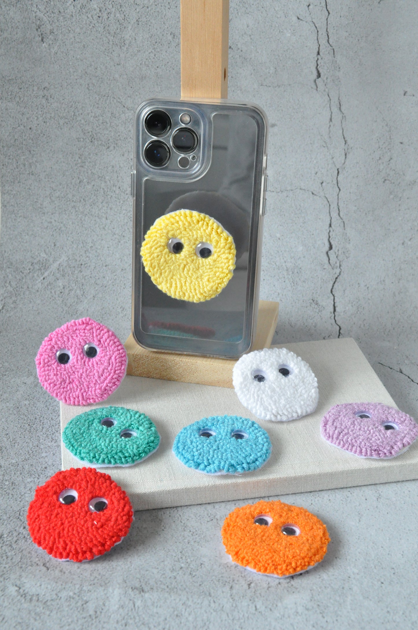 Cute Googly Eyes Phone Grip