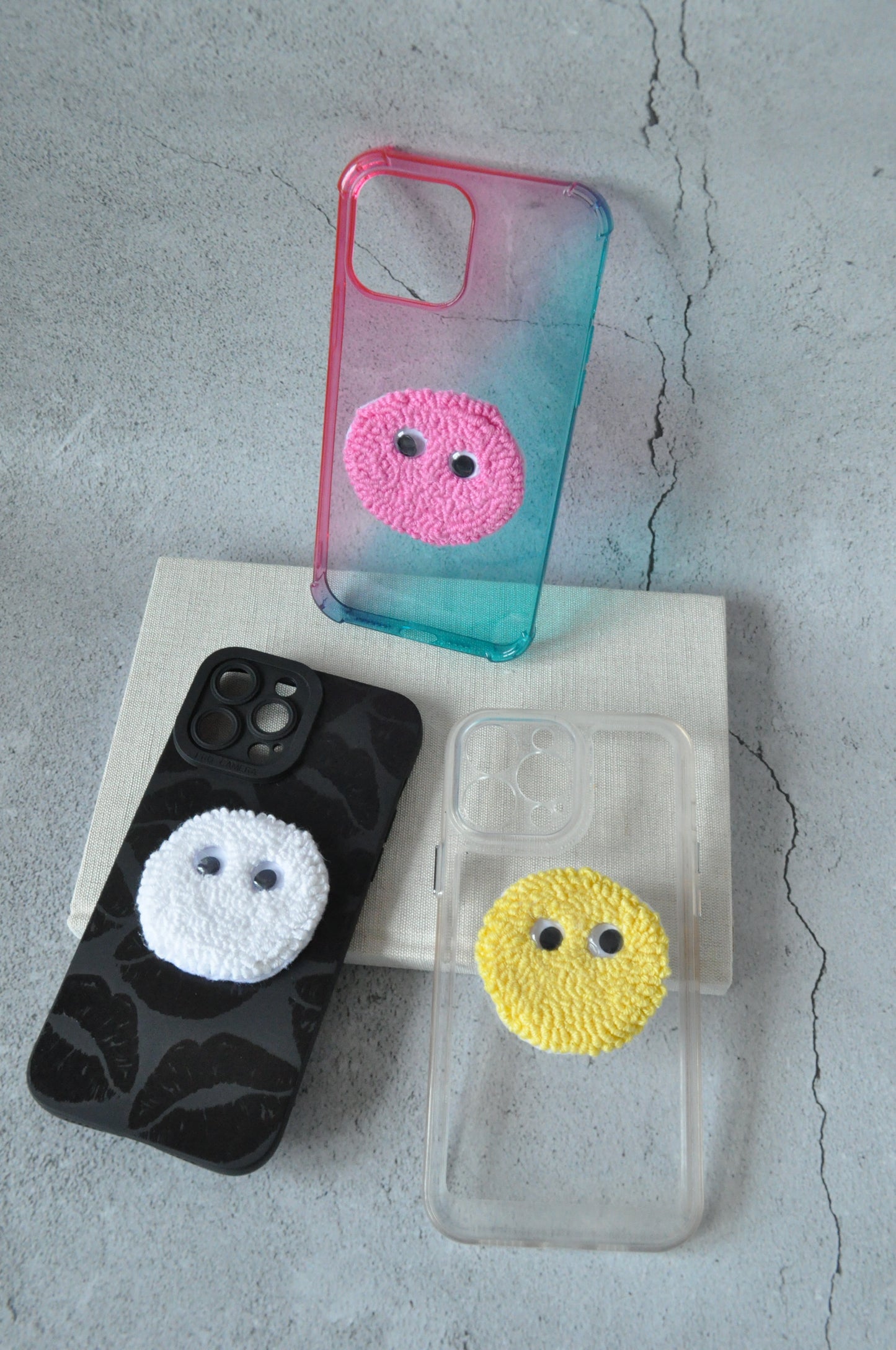 Cute Googly Eyes Phone Grip