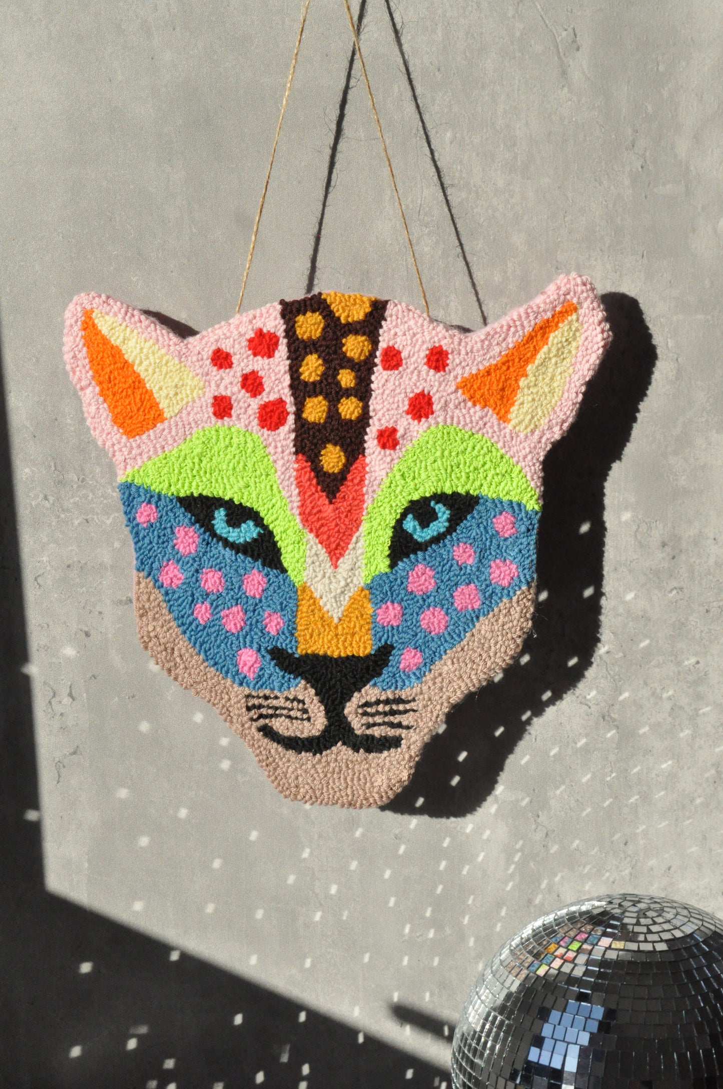 Vibrant Tiger Head Punch Needle: Unique Wall Decor