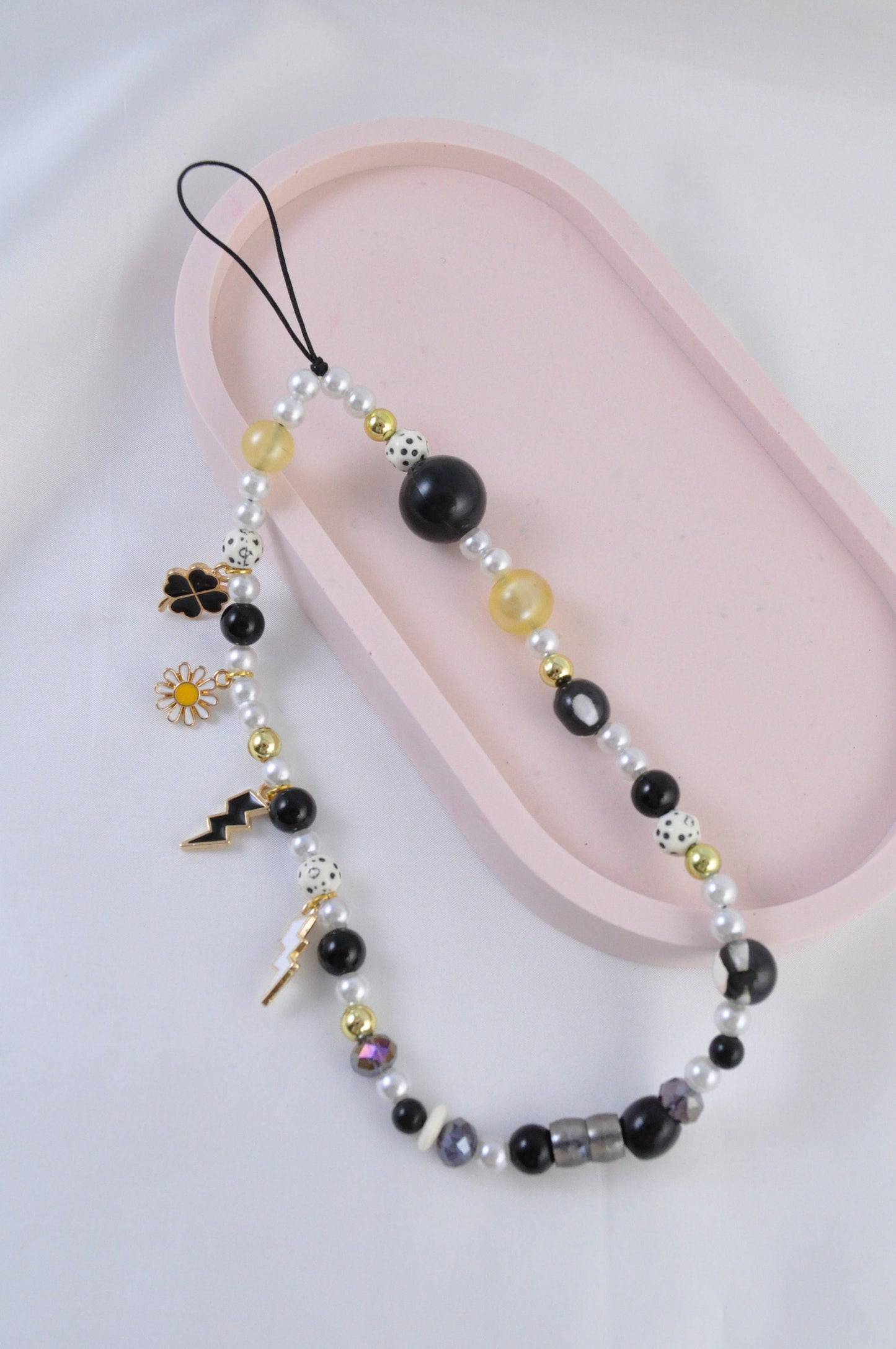 Chic Daisy Charm Phone Strap