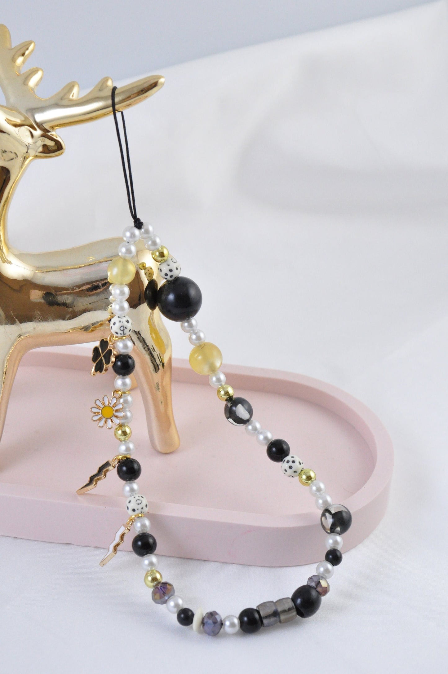 Chic Daisy Charm Phone Strap