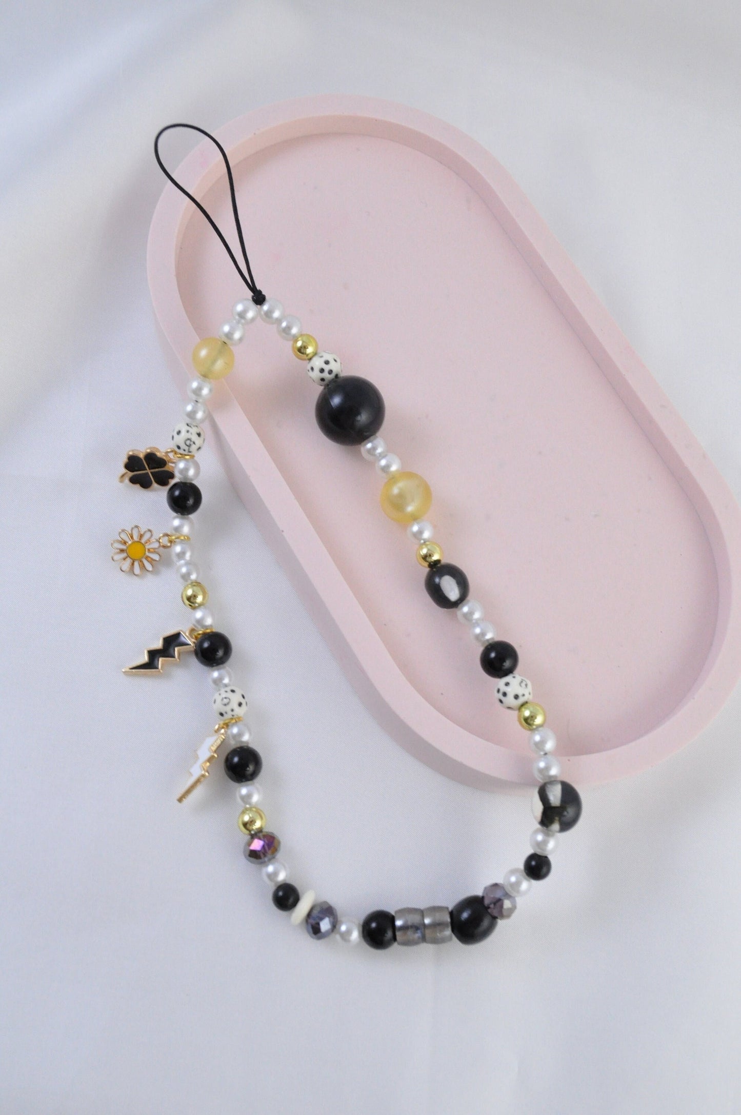 Chic Daisy Charm Phone Strap